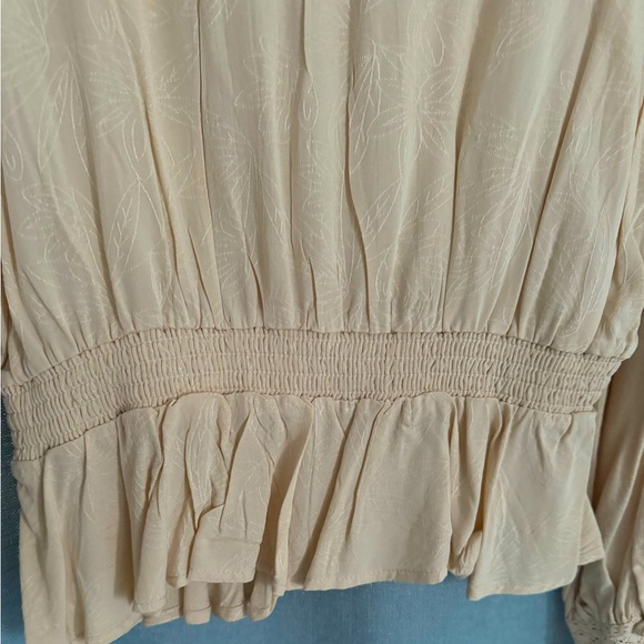 Chance & Destiny Ruffled Lace and Crochet Blouse. - Picture 7 of 8